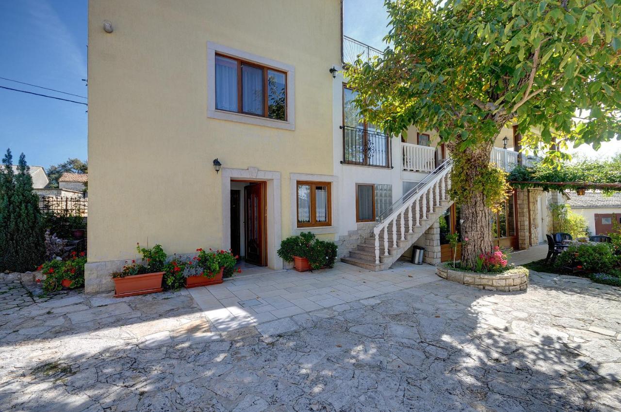 Apartments Faris Kanfanar Exterior foto